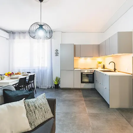 7 Beds, Minutes From Venice, Not To Be Missed