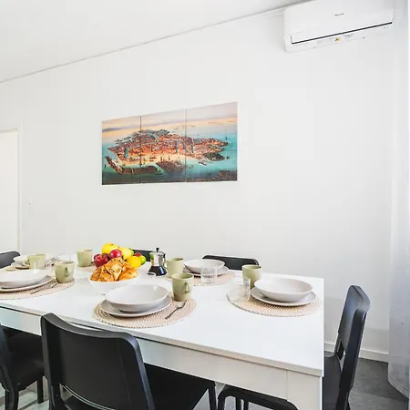 7 Posti, A Pochi Minuti Da Venezia, Posto Auto *