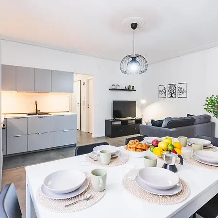 7 Posti, A Pochi Minuti Da Venezia, Posto Auto Mestre