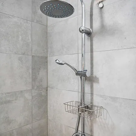 7 Posti, A Pochi Minuti Da Venezia, Posto Auto * Mestre