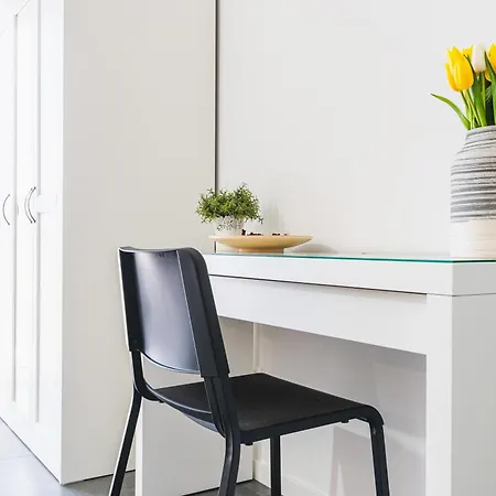 7 Posti, A Pochi Minuti Da Venezia, Posto Auto * Mestre