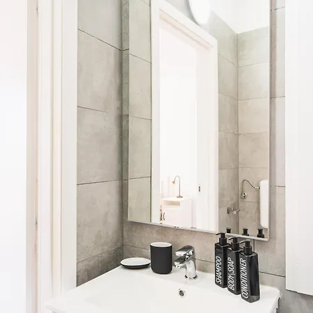 7 Beds, Minutes From Venice, Not To Be Missed *