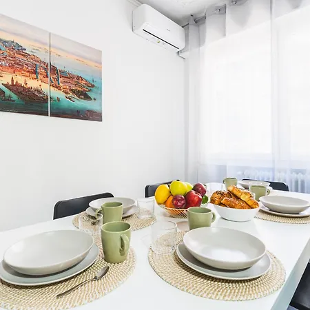 7 Posti, A Pochi Minuti Da Venezia, Posto Auto