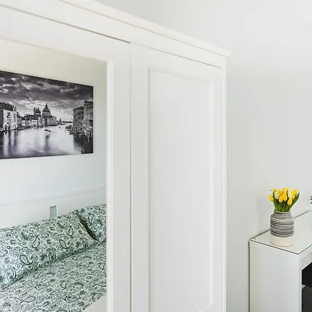 7 Posti, A Pochi Minuti Da Venezia, Posto Auto