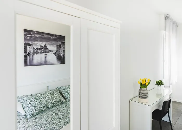 7 Posti, A Pochi Minuti Da Venezia, Posto Auto