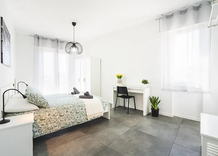 7 Posti, A Pochi Minuti Da Venezia, Posto Auto *